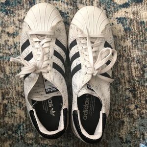 Adidas Superstar La Marque Aux 3 bands white canvas sneakers with black accents